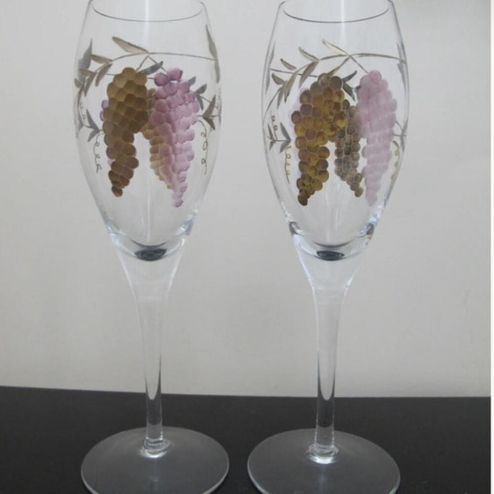 4 Crystal champagne flutes with metallic grape motif